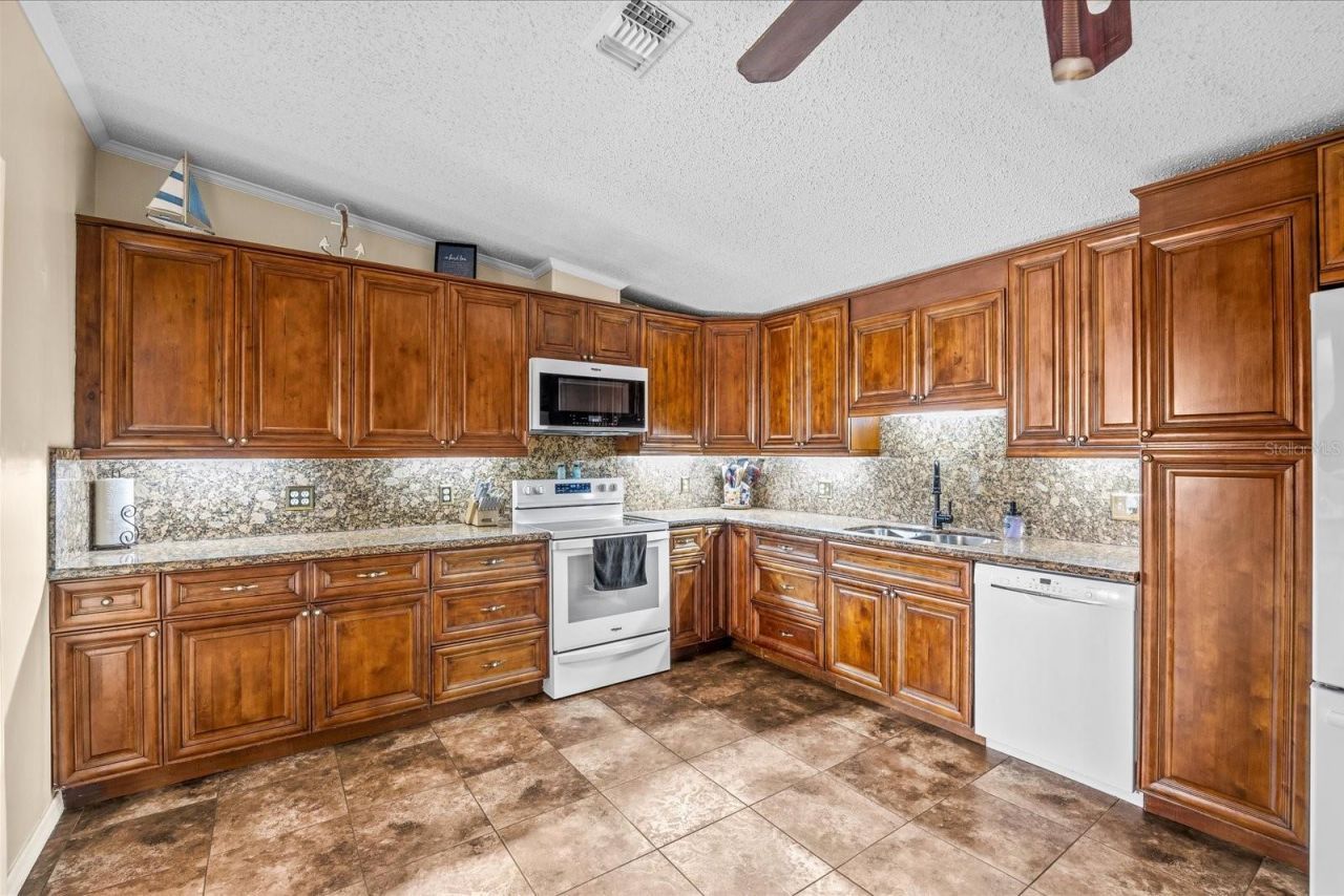8945 SE 57th Drive , Okeechobee, FL 34974 Photo