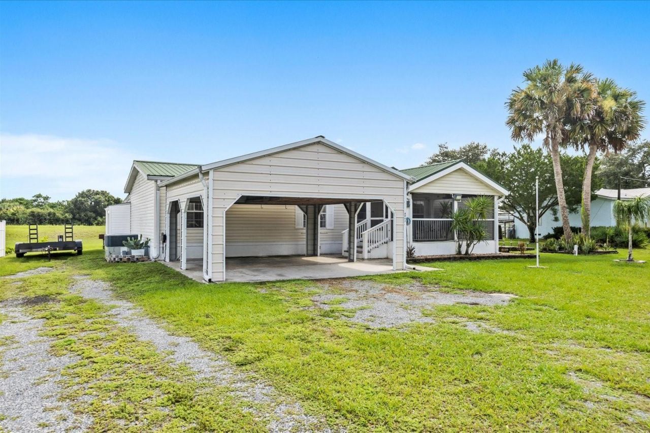 8945 SE 57th Drive , Okeechobee, FL 34974 Photo