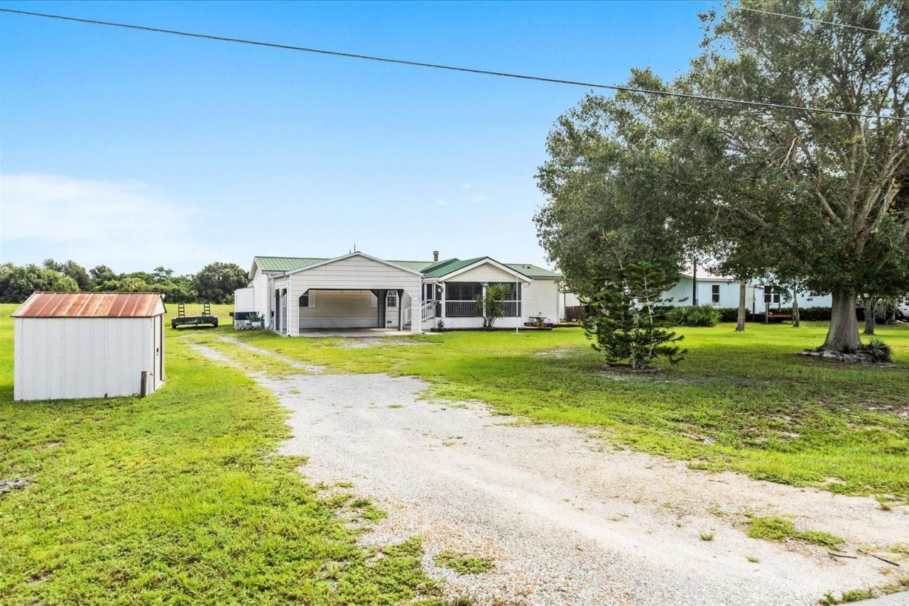 8945 SE 57th Drive , Okeechobee, FL 34974 Photo