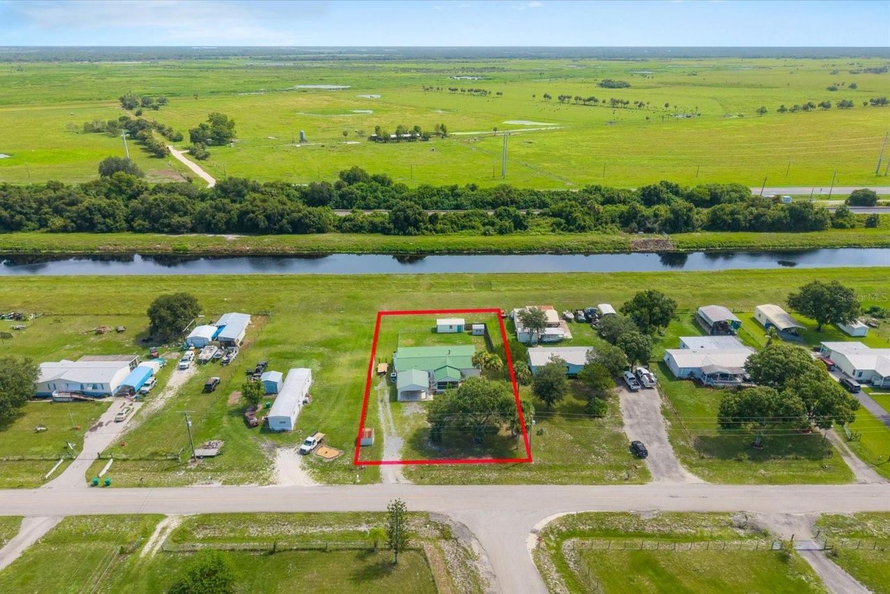 8945 SE 57th Drive , Okeechobee, FL 34974 Photo
