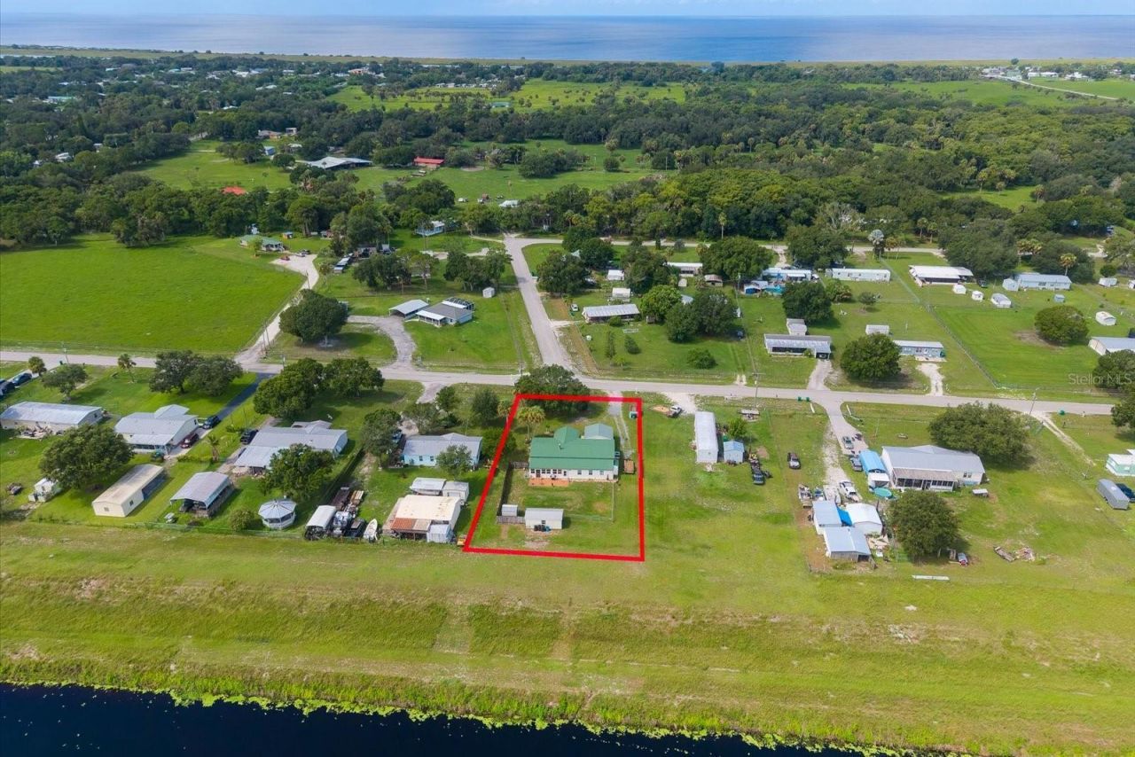 8945 SE 57th Drive , Okeechobee, FL 34974 Photo