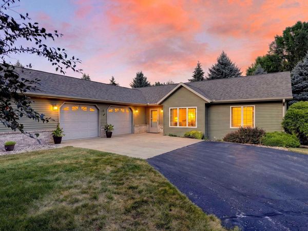 601 Viking View Drive, Unit 8, Reedsburg, WI 53959