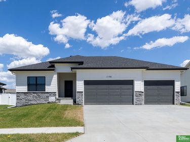 8612 Reed Street, Papillion, NE 68046