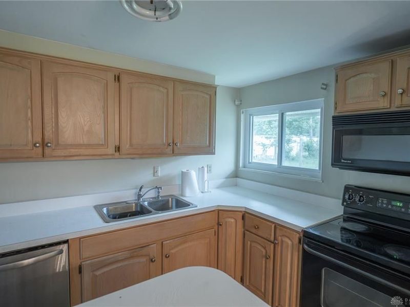 3888 Waterbury Drive, Kettering, OH 45439 Photo 11