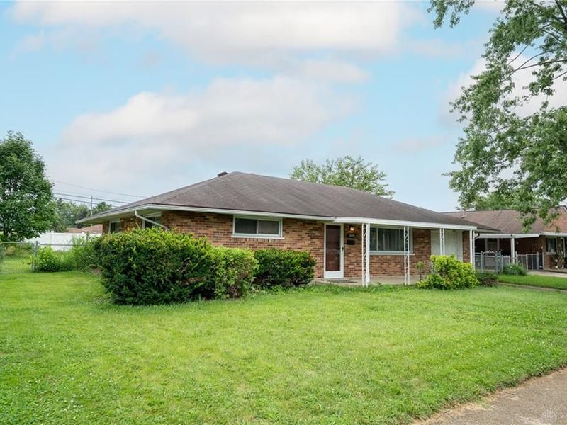 3888 Waterbury Drive, Kettering, OH 45439 Photo 3
