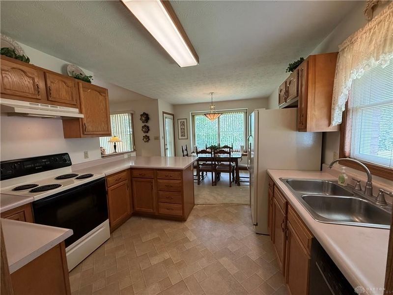 1987 Swallowtail Court, Clayton, OH 45315 Photo 14