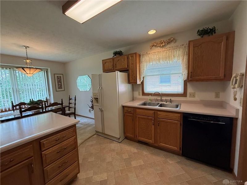 1987 Swallowtail Court, Clayton, OH 45315 Photo 17