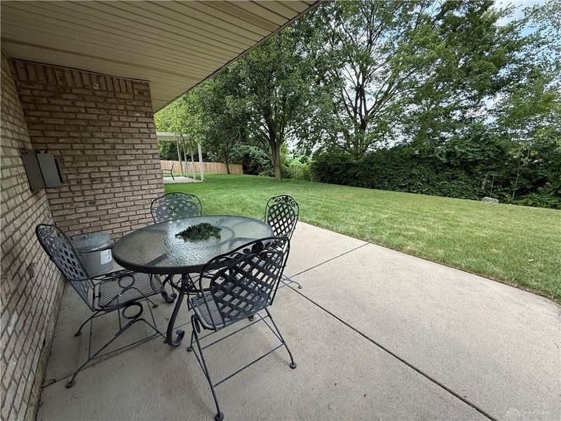 1987 Swallowtail Court, Clayton, OH 45315 Photo 2