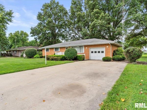209 SUNSET Drive, Virden, IL 62690