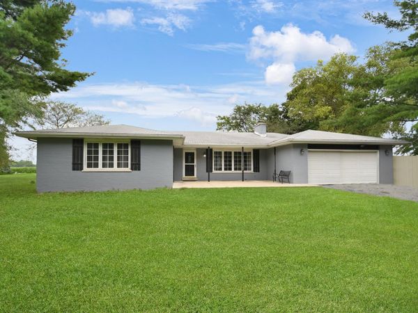 2900 E Spruce Drive , Crete, IL 60417