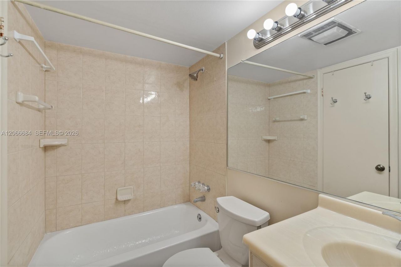 8605 W Sample Rd , Unit 306, Coral Springs, FL 33065 Photo
