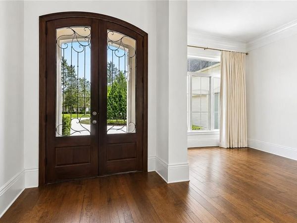 614 MILLIKENS Bend , Covington, LA 70433