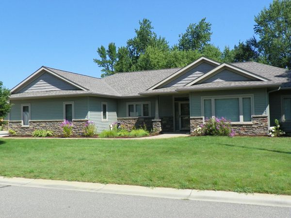 471 Coleman Avenue E, Eden Valley, MN 55329