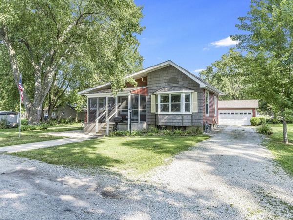 101 E White Street, Pontiac, IL 61764