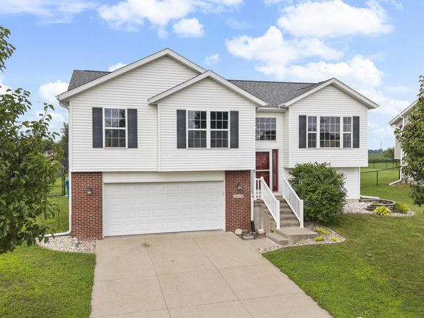 1616 Jenna Drive , Davenport, IA 52804