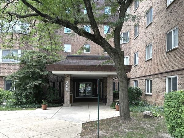 300 Roselle Road , Unit 419, Schaumburg, IL 60193