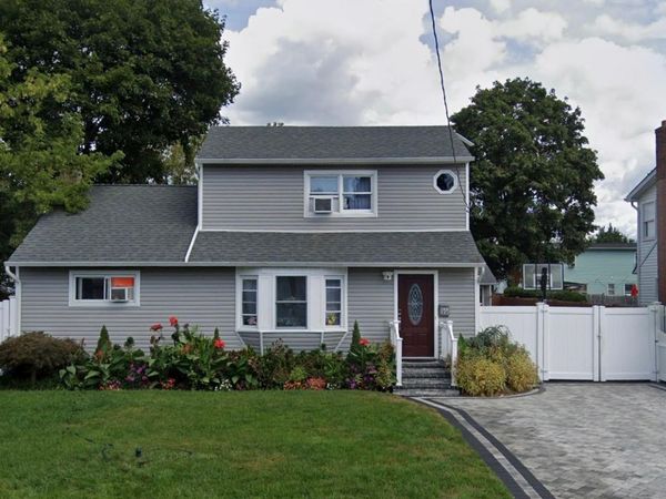 95 E Booker Avenue, Wyandanch, NY 11798