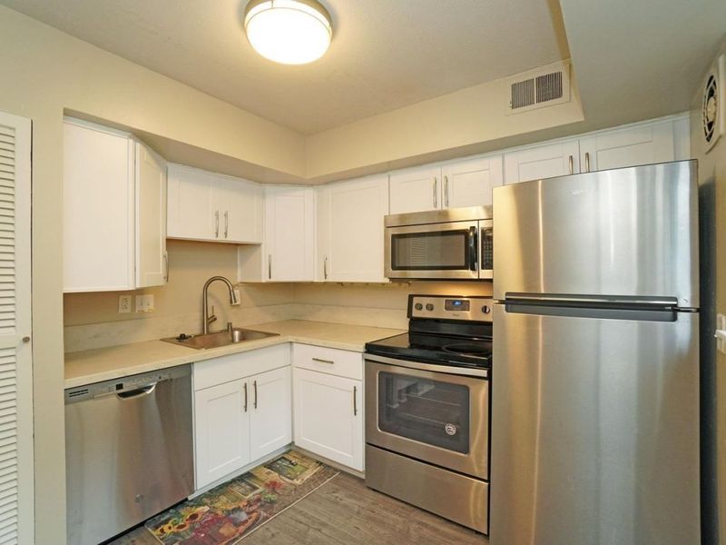 7752 Montgomery Road, Sycamore Township, OH 45236 Photo 14