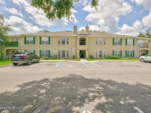 77 JARDIN DE MER Place, Unit 77, Jacksonville Beach, FL 32250