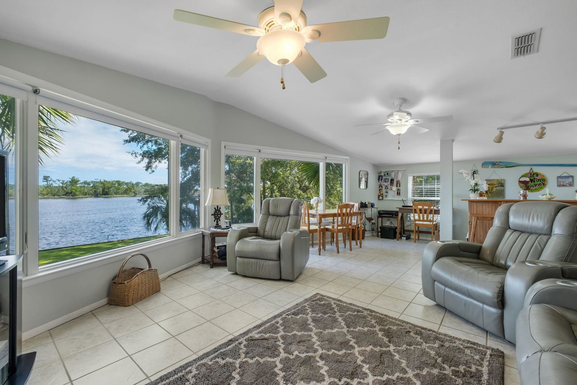 241 Rio Vista Drive, Sopchoppy, FL 32358 Photo