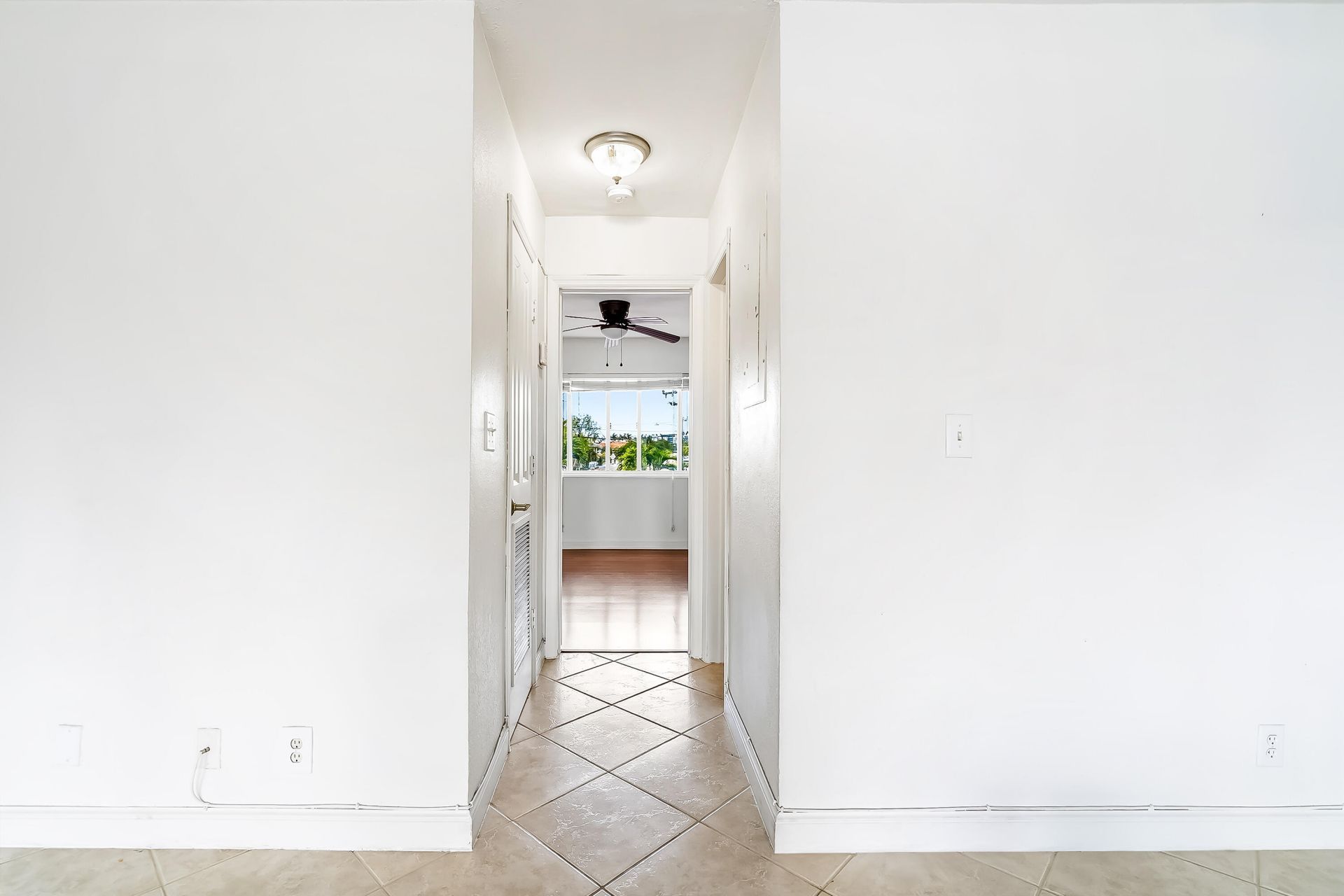 2895 NE 32nd Street, Unit 207, Fort Lauderdale, FL 33306 Photo