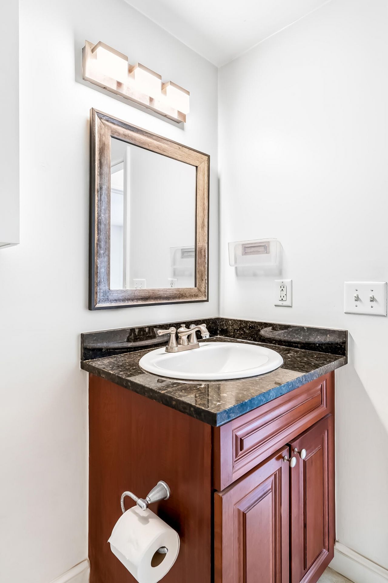 2895 NE 32nd Street, Unit 207, Fort Lauderdale, FL 33306 Photo