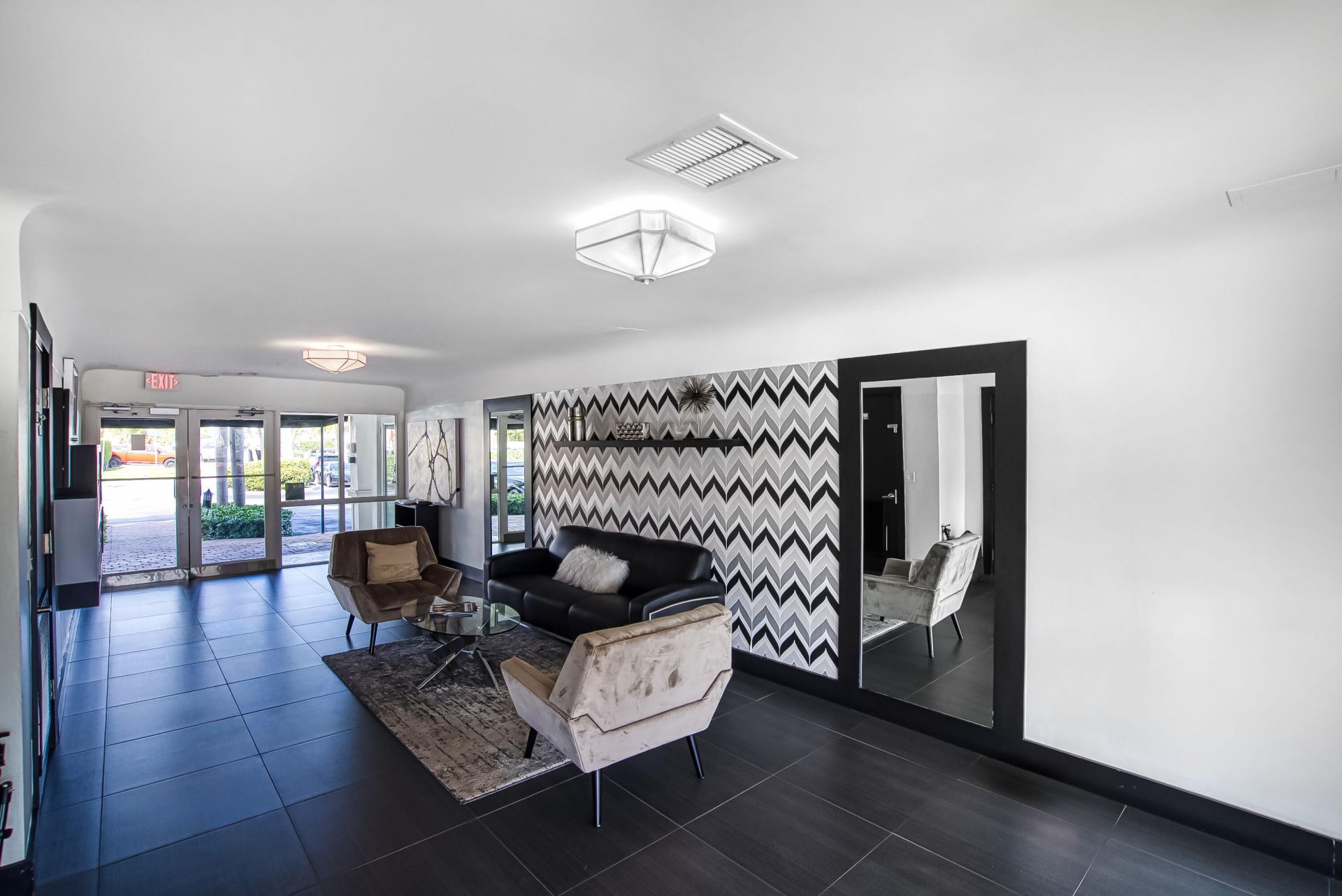 2895 NE 32nd Street, Unit 207, Fort Lauderdale, FL 33306 Photo