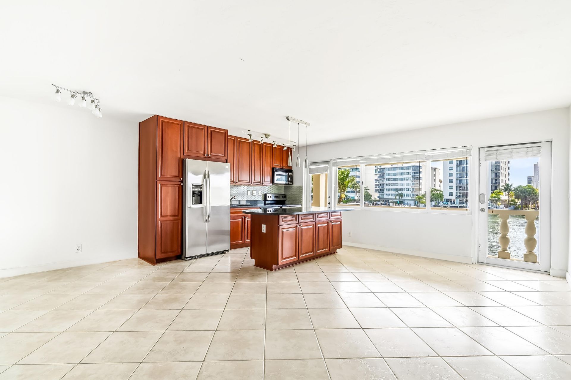 2895 NE 32nd Street, Unit 207, Fort Lauderdale, FL 33306 Photo