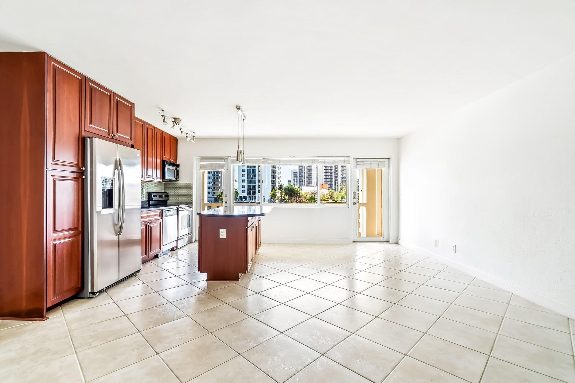 2895 NE 32nd Street, Unit 207, Fort Lauderdale, FL 33306 Photo
