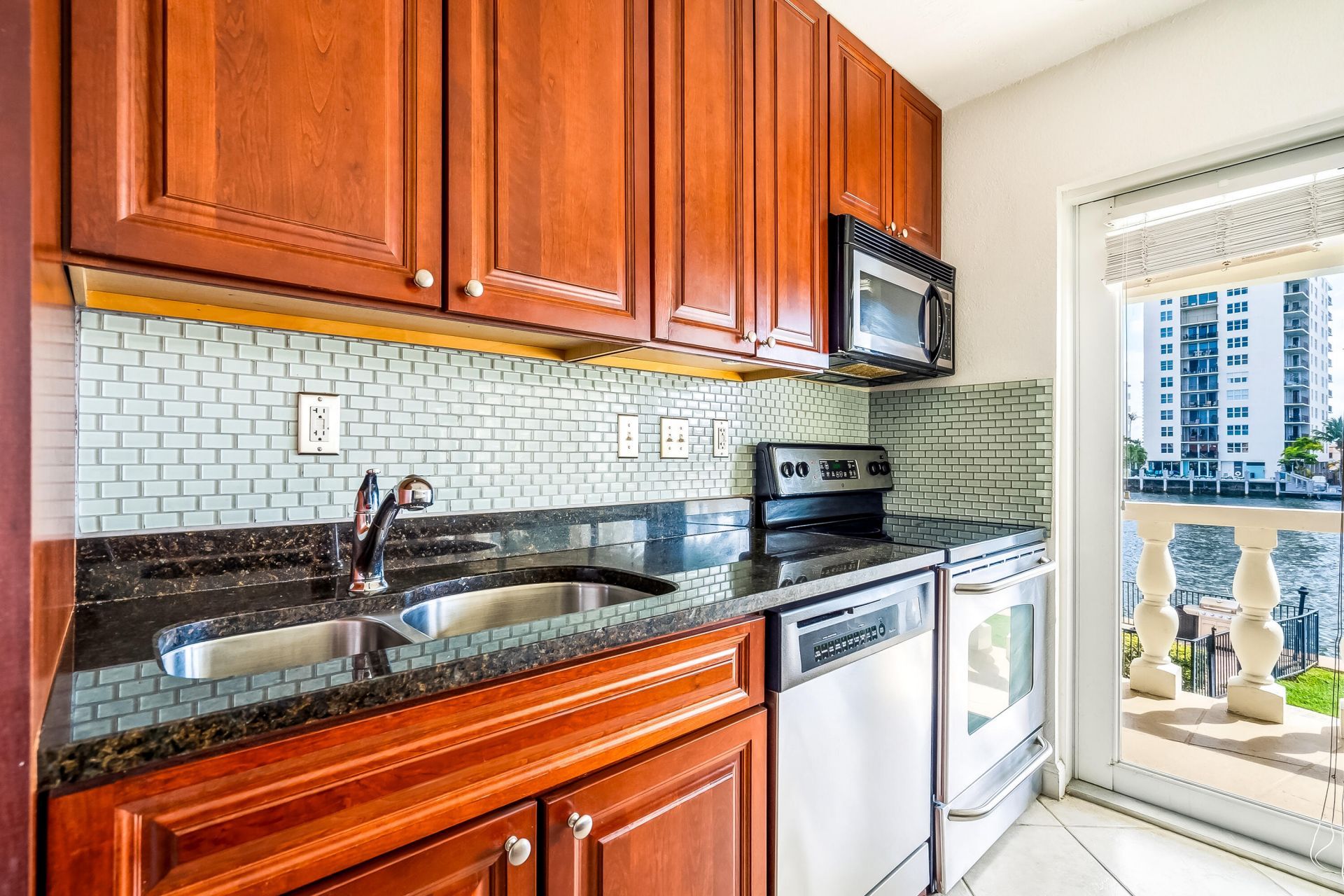 2895 NE 32nd Street, Unit 207, Fort Lauderdale, FL 33306 Photo