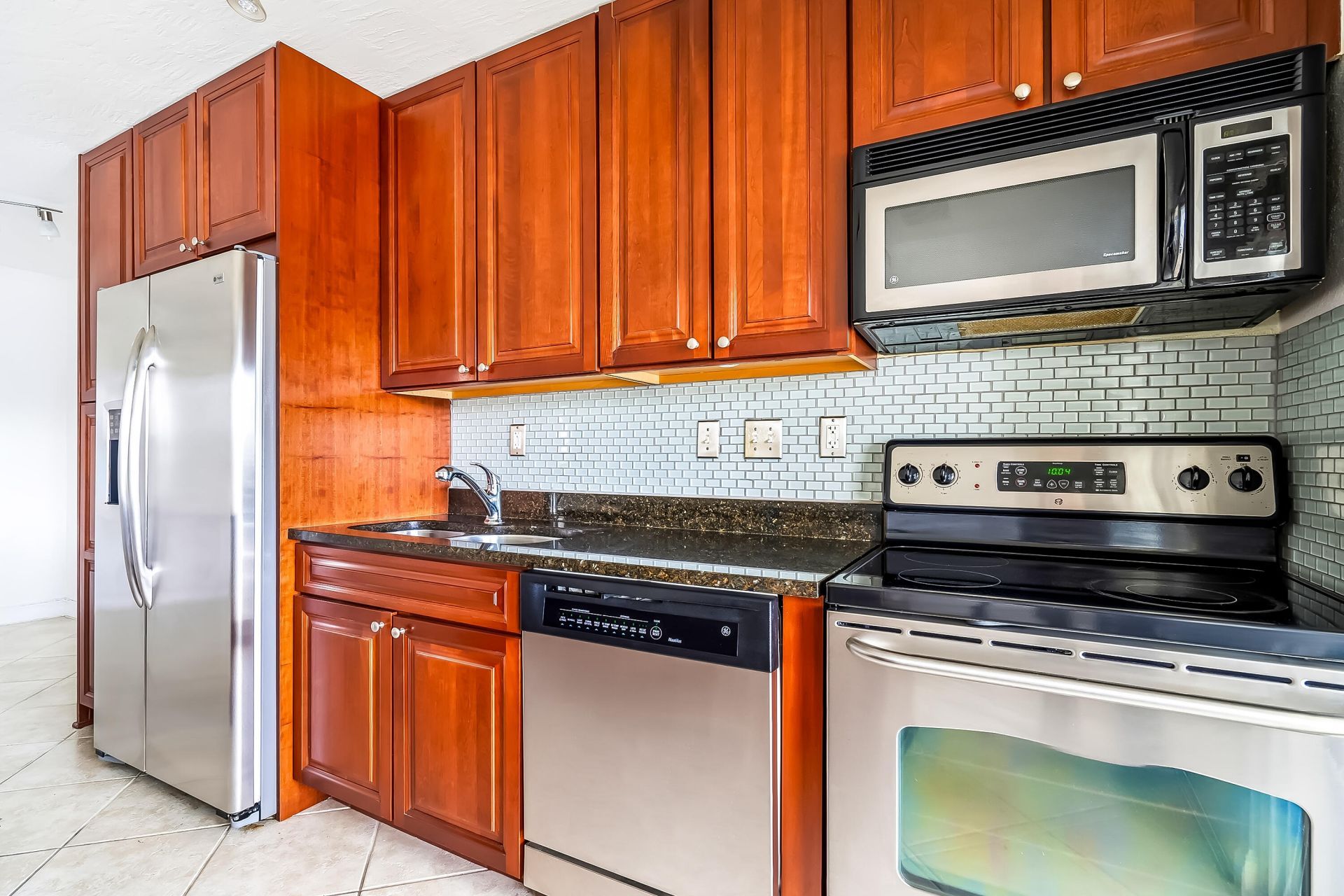 2895 NE 32nd Street, Unit 207, Fort Lauderdale, FL 33306 Photo