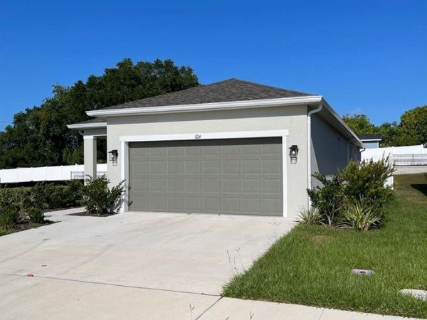 824 BLUE CREEK DRIVE , HAINES CITY, FL 33844