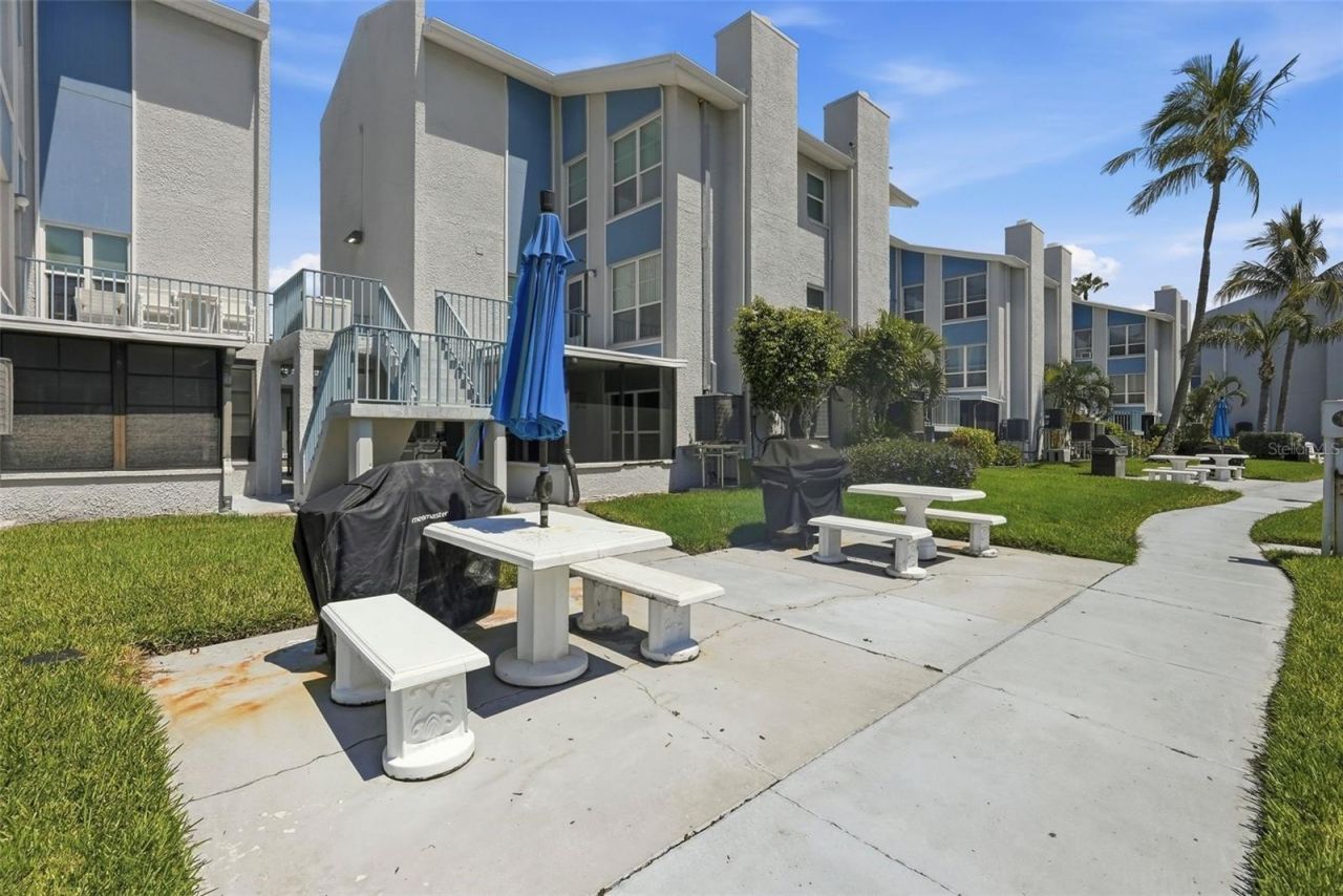 175 Medallion Boulevard, Unit F, Madeira Beach, FL 33708 Photo