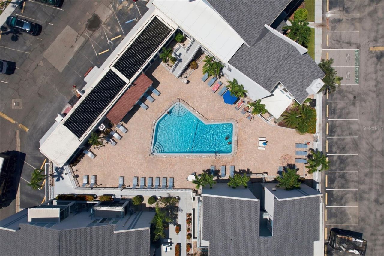 175 Medallion Boulevard, Unit F, Madeira Beach, FL 33708 Photo