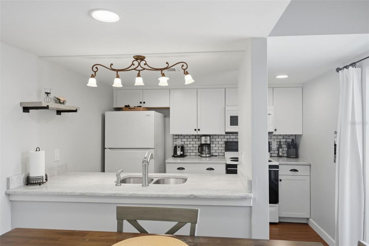 175 Medallion Boulevard, Unit F, Madeira Beach, FL 33708 Photo