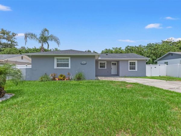 560 ROBIN HILL CIRCLE , BRANDON, FL 33510