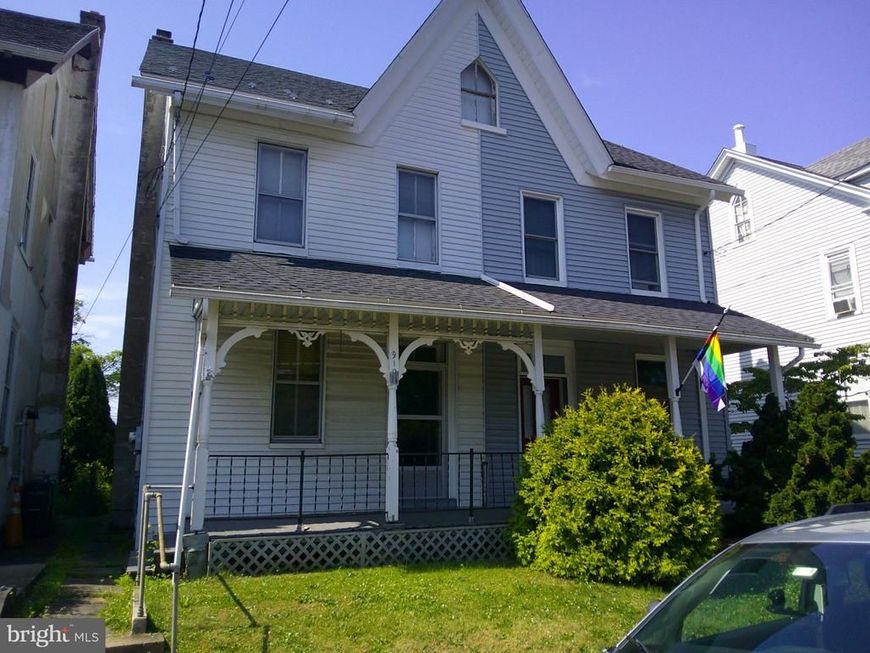 910 W Broad Street, Quakertown, PA 18951 Main Photo