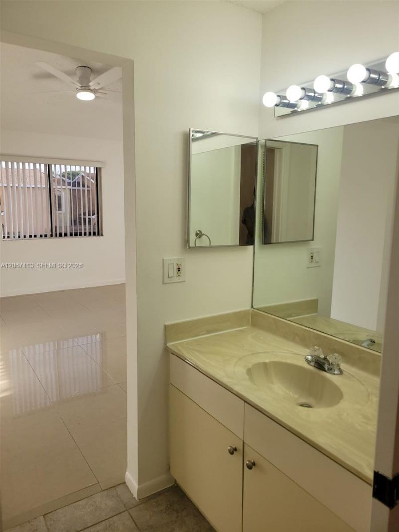 8075 NW 71st Ct, Unit 8075, Tamarac, FL 33321 Photo