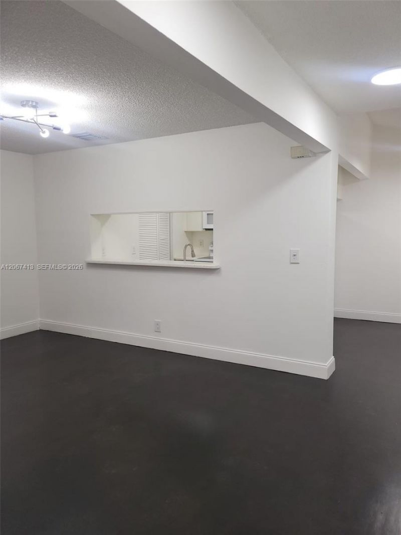 8075 NW 71st Ct, Unit 8075, Tamarac, FL 33321 Photo