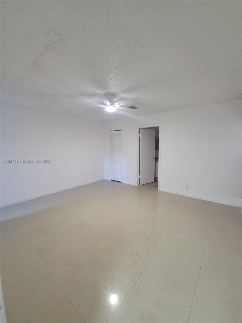 8075 NW 71st Ct, Unit 8075, Tamarac, FL 33321 Photo