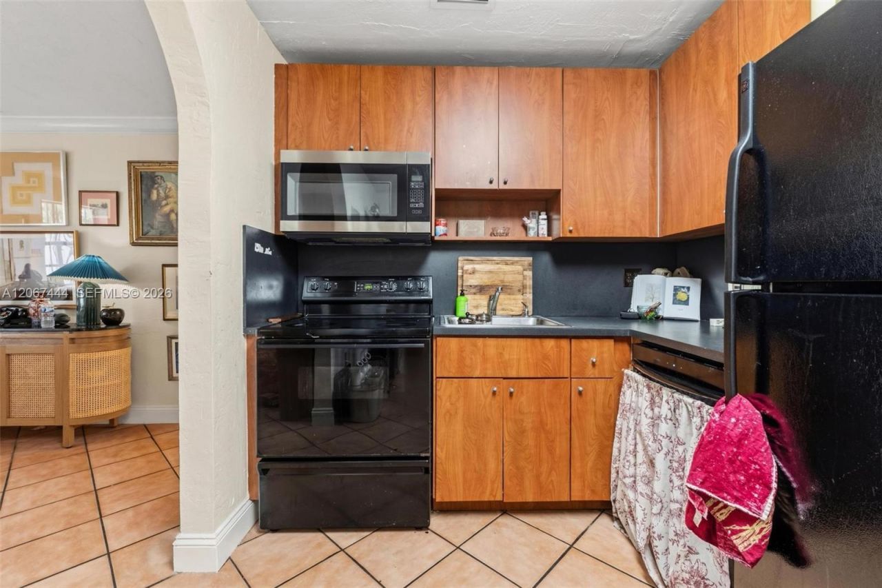 3147 Mcdonald St , Unit 2, Miami, FL 33133 Photo