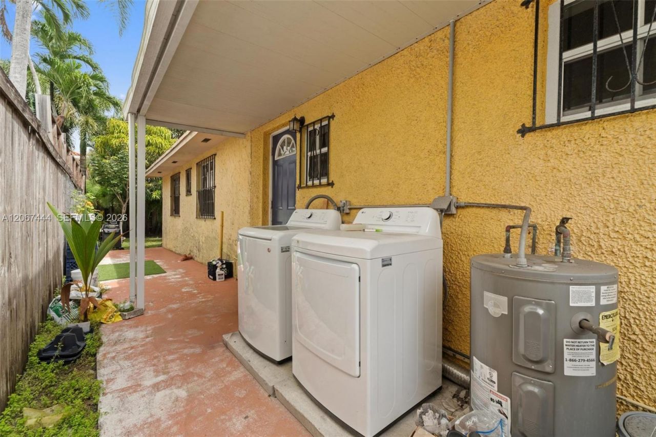 3147 Mcdonald St , Unit 2, Miami, FL 33133 Photo