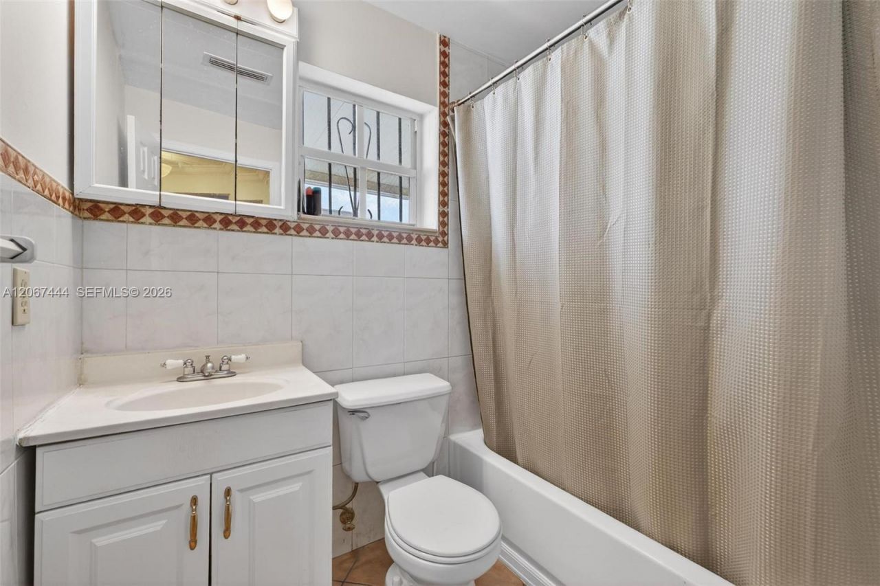 3147 Mcdonald St , Unit 2, Miami, FL 33133 Photo