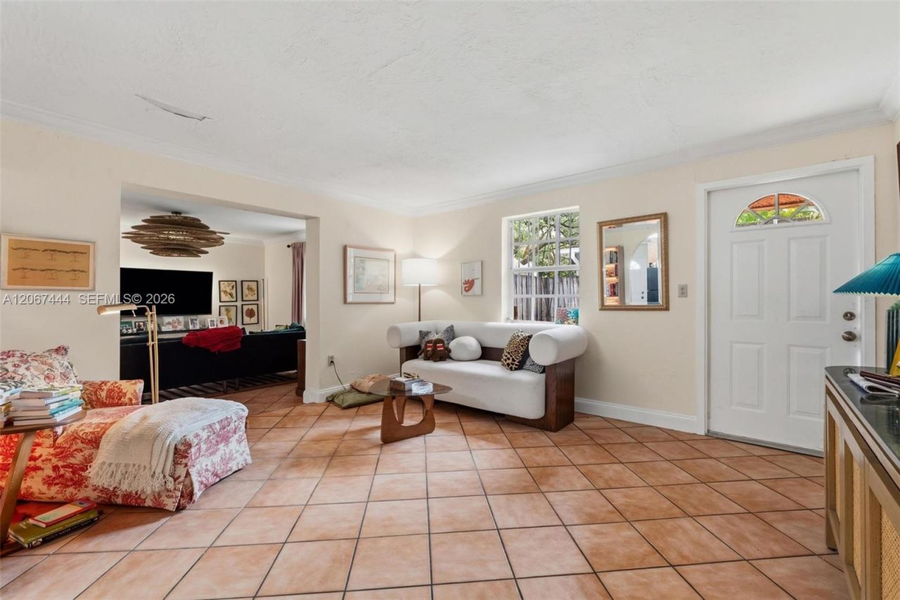 3147 Mcdonald St , Unit 2, Miami, FL 33133 Photo
