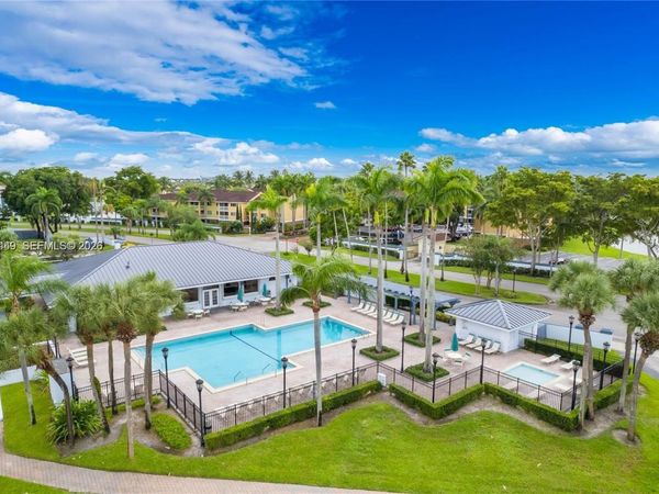 6641 NW 174th Ter , Hialeah, FL 33015