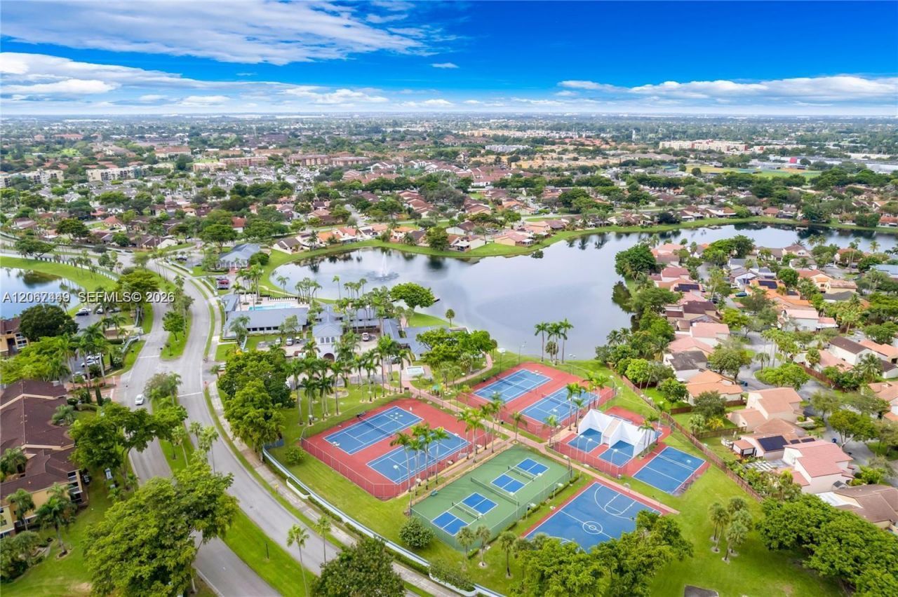 6641 NW 174th Ter, Hialeah, FL 33015 Photo