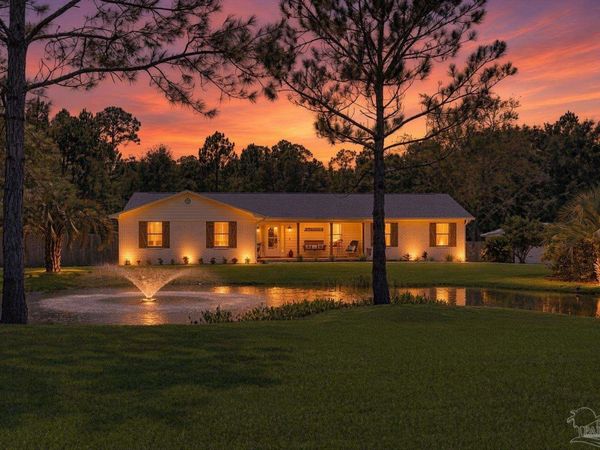 2145 Mykell Dr, Milton, FL 32583