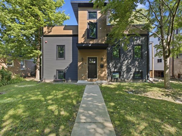2307 Lake Street , Evanston, IL 60201