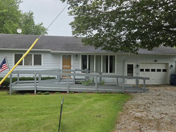 319 Cedar Street , Hoopeston, IL 60942