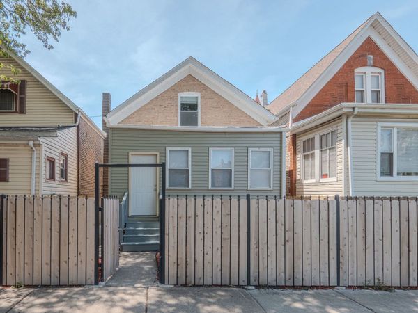 320 S Whipple Street , Chicago, IL 60612